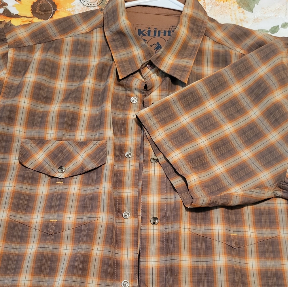 New w/o tags Size L Kuhl short sleeve button up shirt